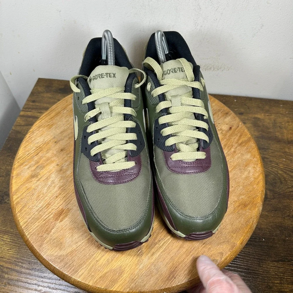 Nike Air Max 90 Gore-Tex Mens Medium Olive Burgundy FD5810-200 Sneakers Size 9.5